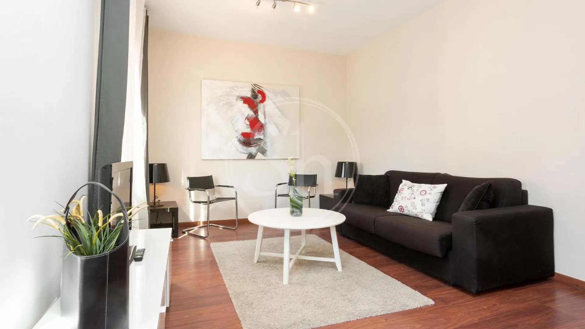 Wonderful Apartment Near Sagrada Familia Barcelona